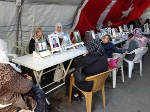 Diyarbakır Annelerinin Hdp’ye Karşı Direnişi Bin 204 Gündür Devam Ediyor