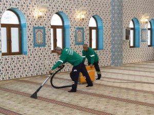 Mersin’de İbadethaneler Temizleniyor