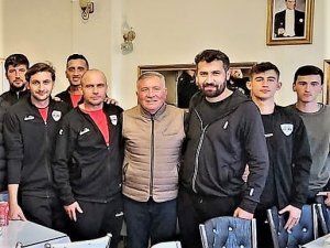 Başkan Kepenek, Farklı Kazanan Honazspor’u Kutladı