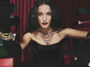 Oyuncu Pınar Deniz Network Markası İçin Kamera Karşısında