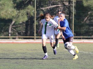 Horozkent’in Kızları Bağcılar’ı Geçemedi