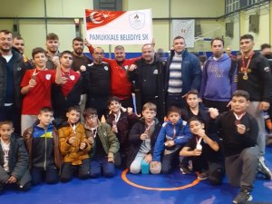 Pamukkaleli Sporcular Güreşte 11 Madalya Kazandı