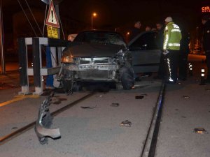 Kayseri’de Motosiklet Otomobile Çarptı: Ağabey Öldü, Kardeşi Ağır Yaralandı