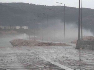 Fırtına Nedeni İle Tüm Gemi Seferleri İptal Edildi