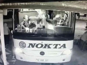 Ümraniye’de Terminal Hırsızları İş Başında: Yaşlı Yolcunun Cüzdanını Çaldılar
