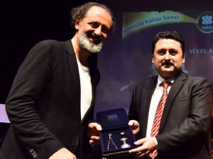 Altıeylül’de Unutulmaz Yücel Arzen Konseri
