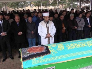 Son Yolculuğuna Uğurlanan Hülya Hemşirenin Katili 2 Kez Uzaklaştırma Cezası Almış