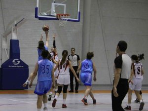 Nevü’de Üni̇li̇g Basketbol Bölgesel Grup Müsabakaları Başladı