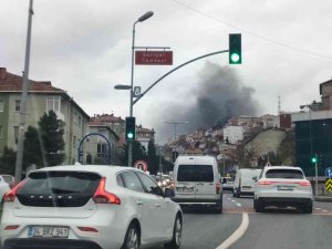 Sarıyer’de Bir Gecekonduda Çıkan Yangın Paniğe Neden Oldu