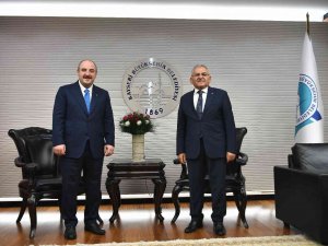 Bakan Varank, Başkan Büyükkılıç’ı Ziyaret Etti