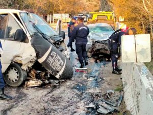 Kafa Kafaya Çarpıştılar: 9 Yaralı