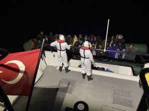 Ayvacık Açıklarında 54 Kaçak Göçmen Yakalandı