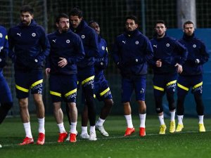 Fenerbahçe, İ̇stanbulspor Maçı Öncesi Kampa Girdi
