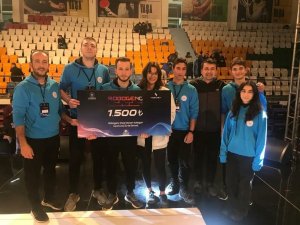 Zbeü Öğrencileri Robogenç Yarışmasında Derece Aldı