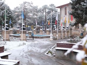 Erzincan Kent Merkezine Mevsimin İlk Karı Düştü