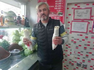 Bir Çiğköfte Dürümü 20 Lira