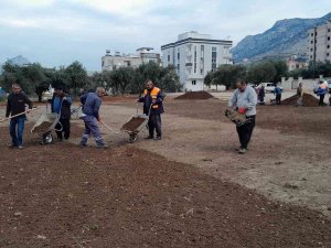 Kozan Yeni Parklara Kavuşuyor