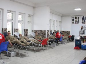 Mehmetçik Kan Ve Kök Hücre Bağışında Bulundu