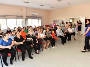 Çiğlili Kadınların Buluşma Adresi: Mor Akademi