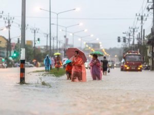 Tayland’da Yüzlerce Köy Sular Altında Kaldı: 3 Ölü