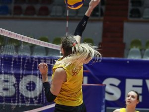 Göztepe Voleybol, Sakarya Voleybol Karşılaşmasının Hazırlıklarına Başladı