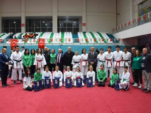 Salihli’de Sporun Yıldızları Ödüllendirildi