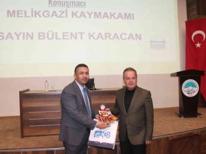 Büyükşehir’in ‘Değer Gençlik’ Seminerine Kaymakam Karacan Konuk Oldu