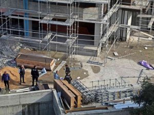 İ̇nşaattaki İskeleyi Toplayan İşçi 8’inci Kattan Düşerek Hayatını Kaybetti