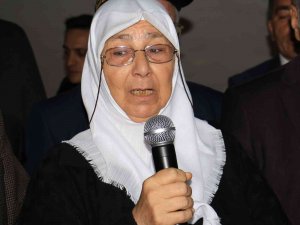 Şehit Annesi Eline Mikrofonu Aldı: "Yerine Evladını Koydu, İntikamını Doya Doya Alacak"