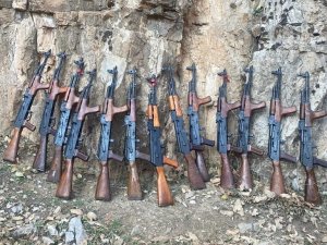 Cudi’de Teröristlere Ait Depoda 13 Kalaşnikof Ele Geçirildi
