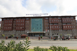 RTEÜ Tıp Fakültesi 10 Sıra Yükseldi