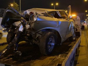 İ̇ki Servis Minibüsü Ve Otomobil Çarpıştı: 2 Yaralı