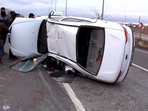 Karşı Şeride Geçen Otomobil Takla Attı: 1’i Bebek 4 Yaralı