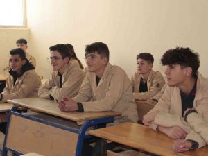 Cirosuyla Fabrikaları Geçen Okul