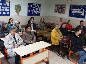 Milli Eğitim Müdürü Tatlı, Burhaniye’ De Ailelerle Bir Araya Geldi