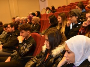 Dpü’de “Teori Ve Pratiğin Çelişkisinde İ̇nsan Haklarının İ̇mkanı” Etkinliği