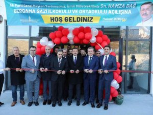 Bergama’da Bir Okul Açıldı, Bir Okulun Da Temeli Atıldı