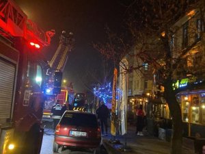Kafenin Bacasında Çıkan Yangın Büyümeden Söndürüldü