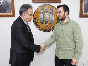 Öğrenci Senato Başkanlığına Tıbbiyeli Öğrenci