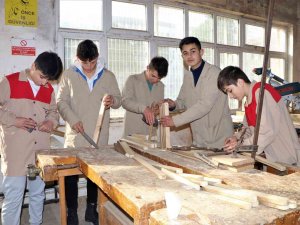 7 Farklı Alanda Üretim Yapan Liseden 4,5 Milyon Tl Ciro