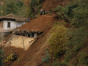 Prof. Dr. Ömer Kara: “Doğu Karadeniz Bölgesi’nin Heyelan Risk Haritaları Acilen Çıkartılmalı"