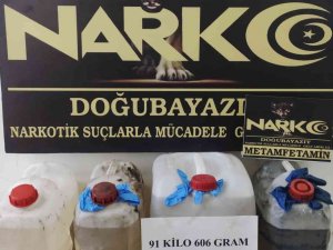 Ağrı’da Bir Tırdan 91 Kilo Metamfetamin Ele Geçirildi