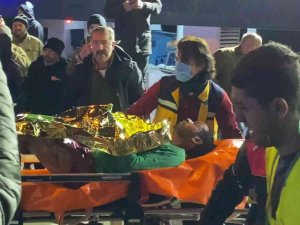 Sinop Açıklarındaki Kuru Yük Gemisine Müdahale Ediliyor