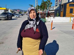Çöp Kamyonun Altında Kalan Kadının İnanılmaz Kurtuluşu Güvenlik Kameralarına Yansıdı