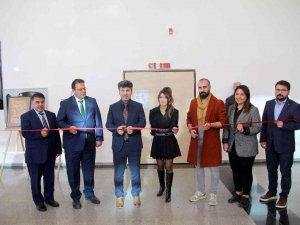 Üniversitede “Mevlana Sergisi” Açıldı