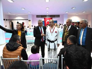 Başkan Topaloğlu:" “Sağlıklı Bir Gençlik Yetiştirmek İçin Uğraşıyoruz.”