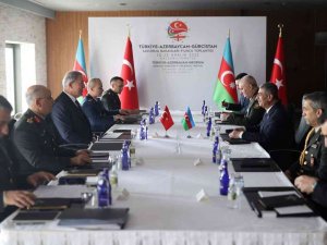 Bakan Akar, Gürcistan Ve Azerbaycan Savunma Bakanları İle Görüştü