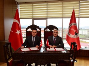 Kastamonu Üniversitesi İle Türkiye Eskrim Federasyonu Arasında İş Birliği Protokolü İmzalandı
