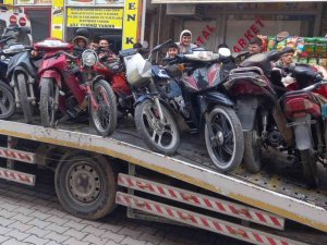 Bolvadin’de 15 Tescilsiz Motosiklet Trafikten Men Edildi