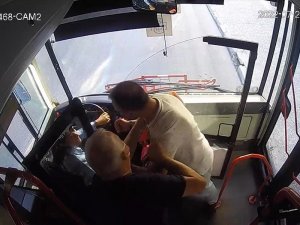 İ̇zmir’de Kadın Şoförü Darp Eden Kişiye 2 Yıl 8 Ay Hapis